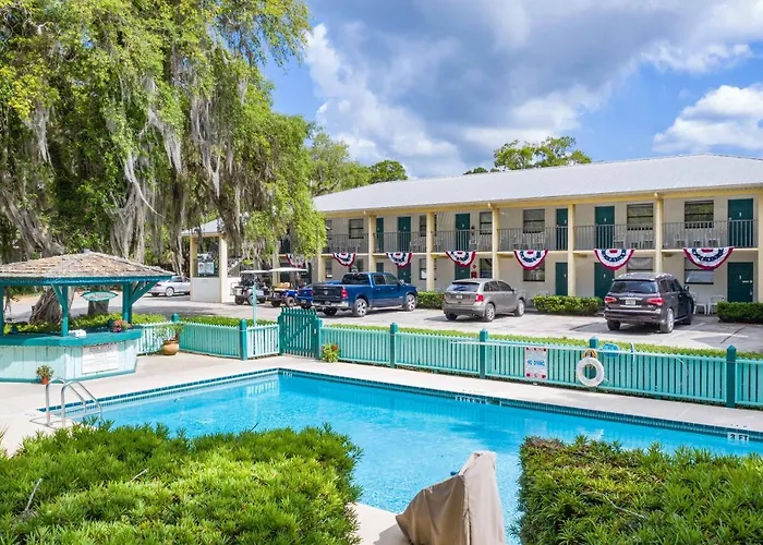 Steinhatchee River Inn And Marina